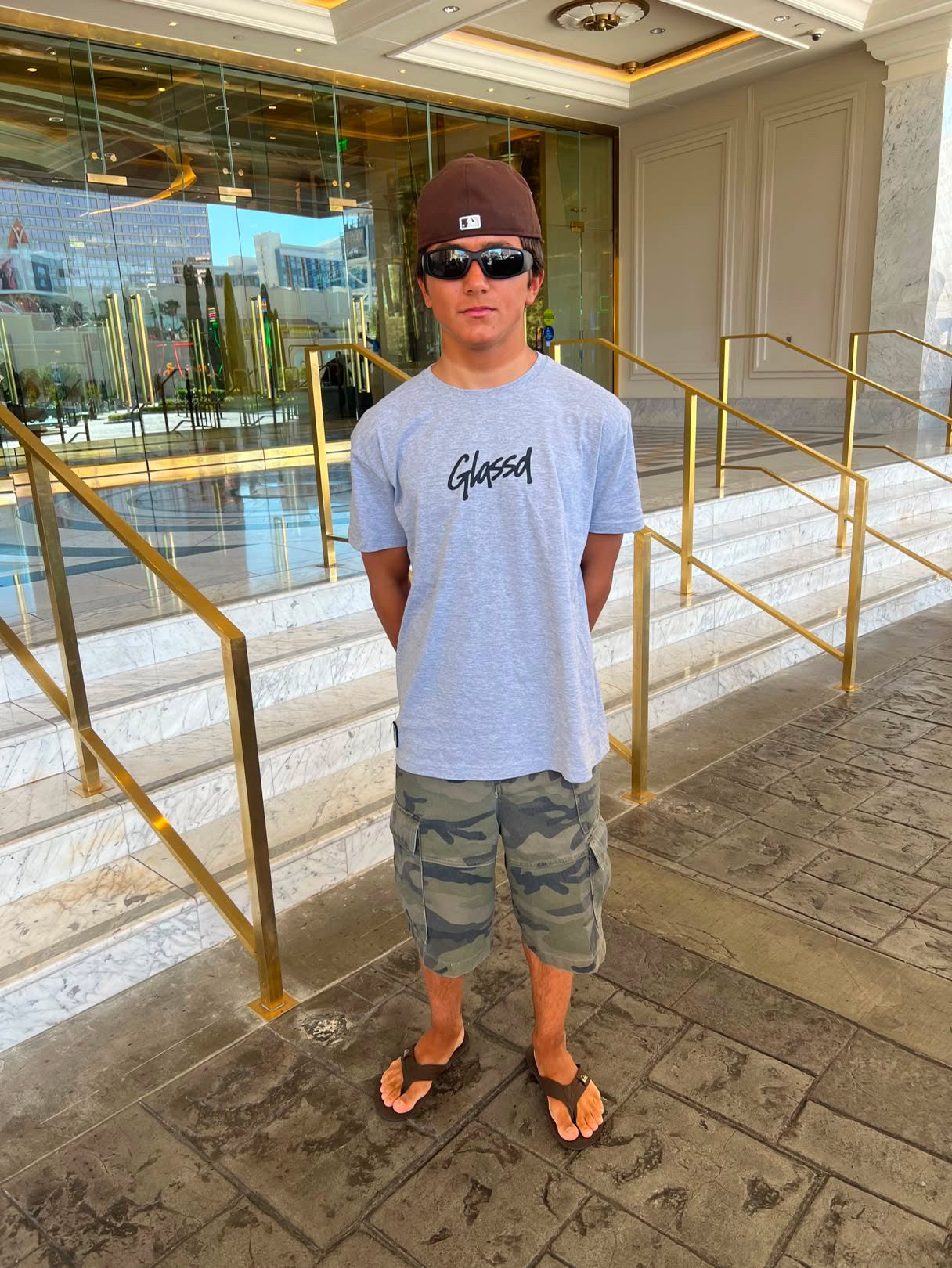 Glassd Daily Tee in heather worn out in the city